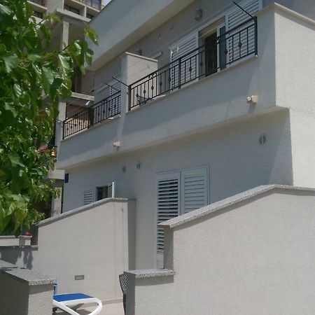 Apartmani Dina Makarska Zewnętrze zdjęcie