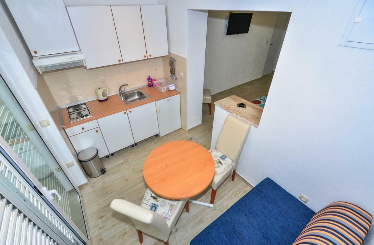 Apartmani Dina Makarska Zewnętrze zdjęcie