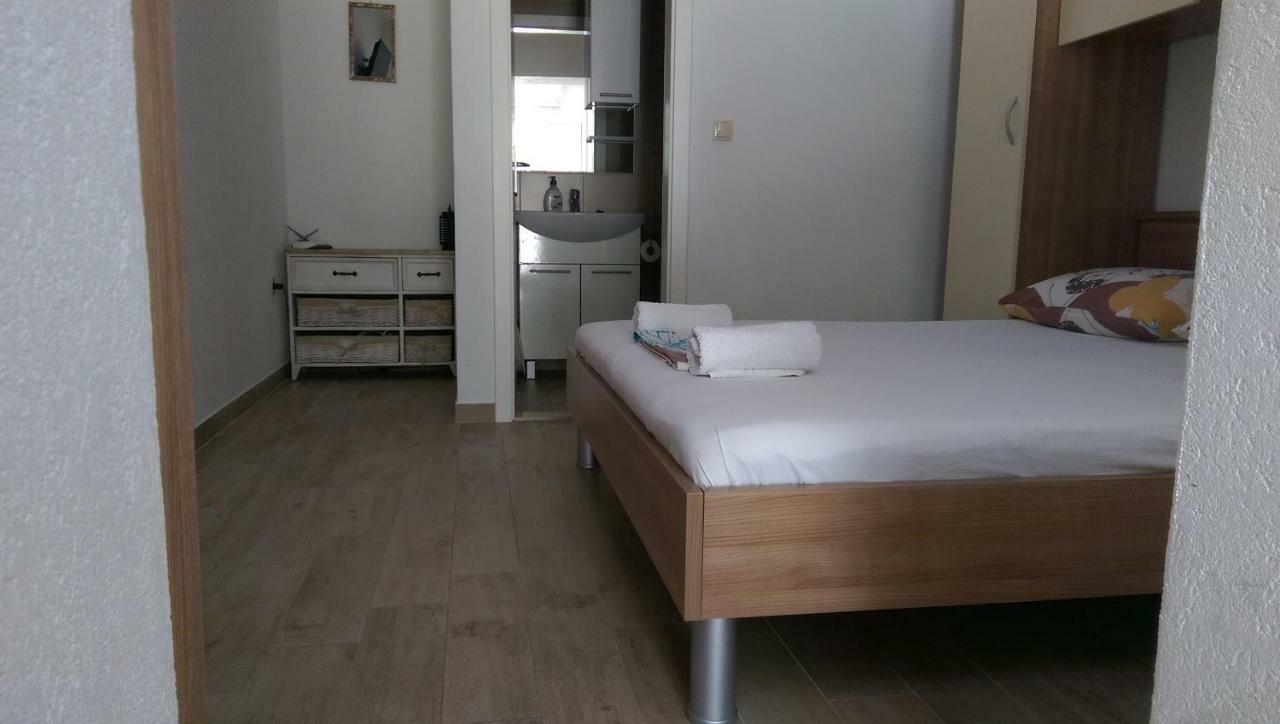 Apartmani Dina Makarska Zewnętrze zdjęcie