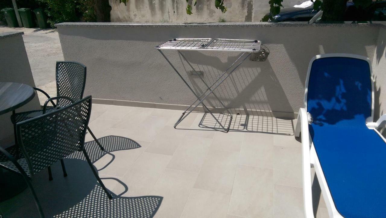 Apartmani Dina Makarska Zewnętrze zdjęcie