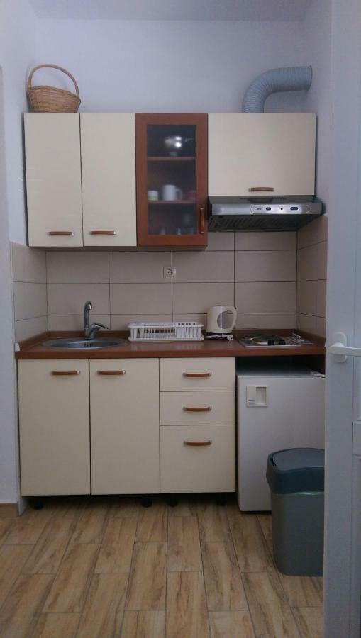 Apartmani Dina Makarska Zewnętrze zdjęcie