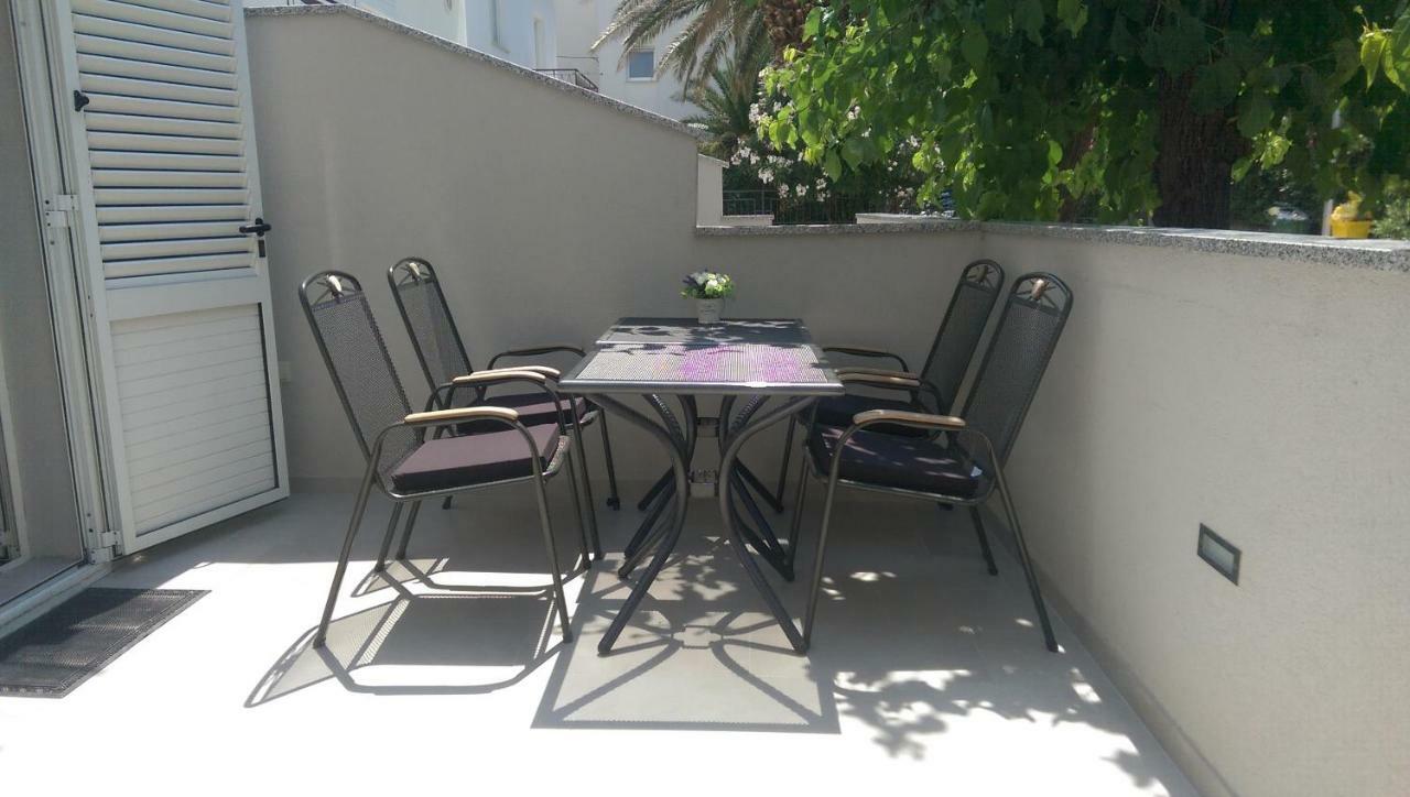Apartmani Dina Makarska Zewnętrze zdjęcie