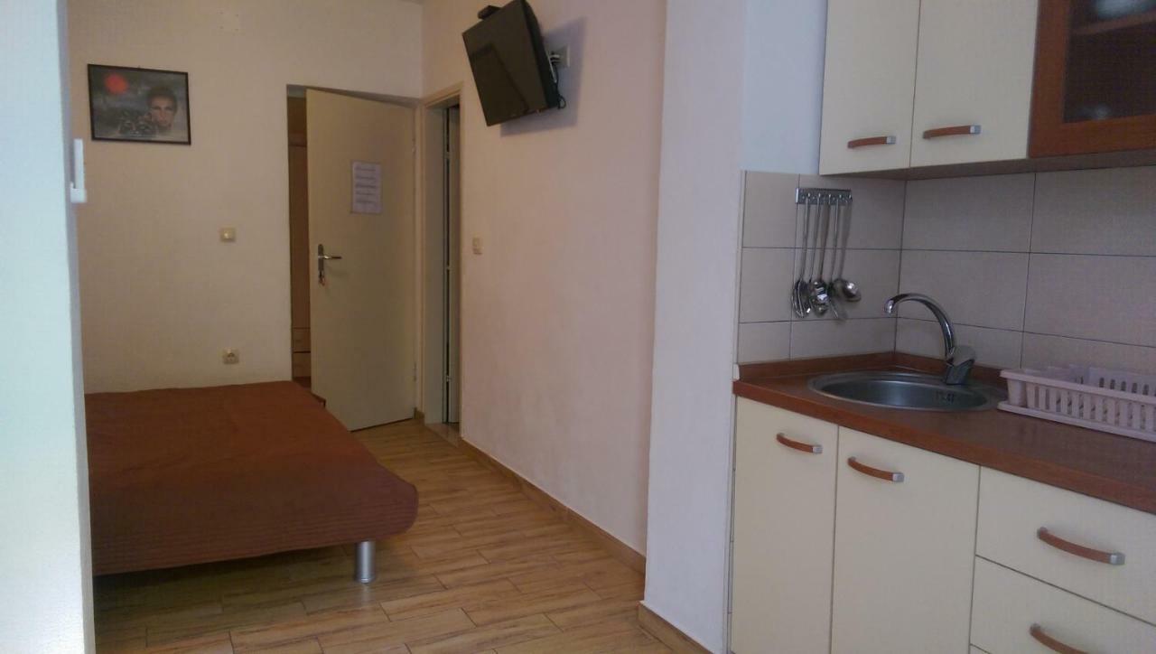Apartmani Dina Makarska Zewnętrze zdjęcie