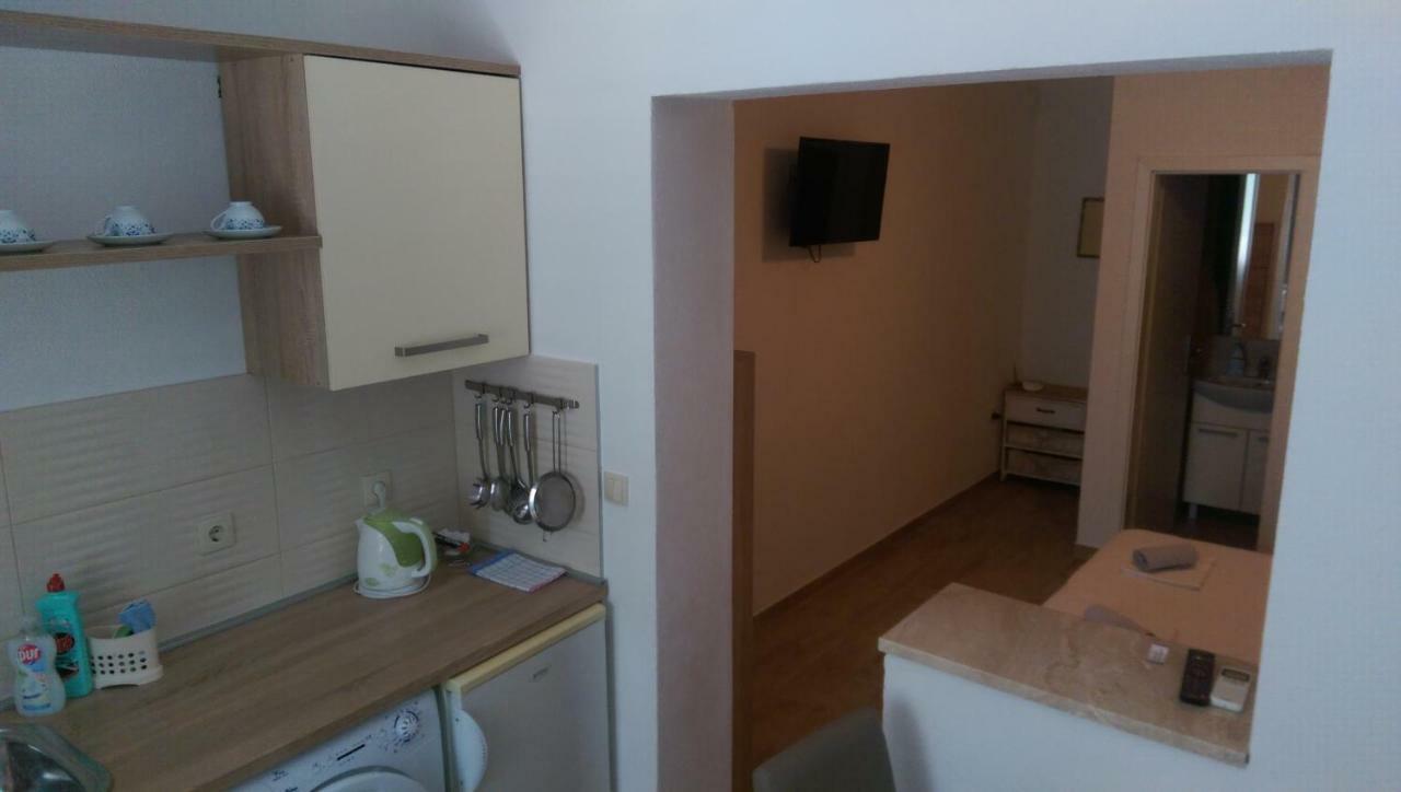 Apartmani Dina Makarska Zewnętrze zdjęcie
