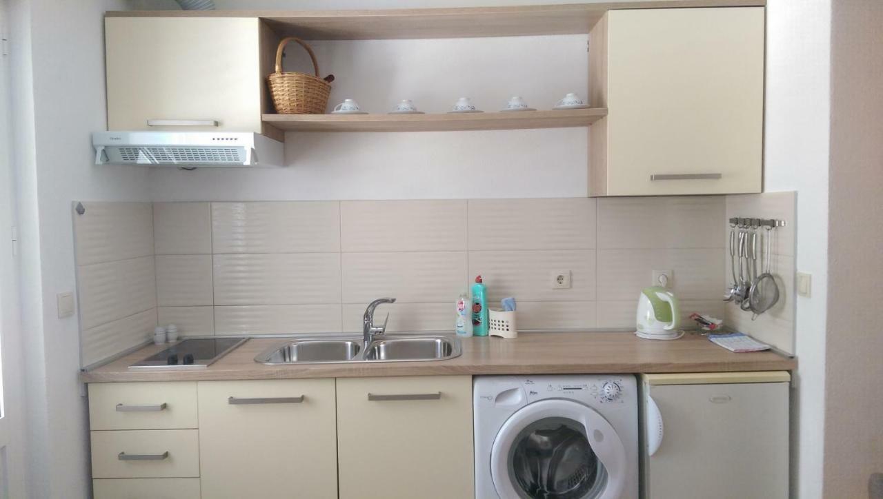 Apartmani Dina Makarska Zewnętrze zdjęcie