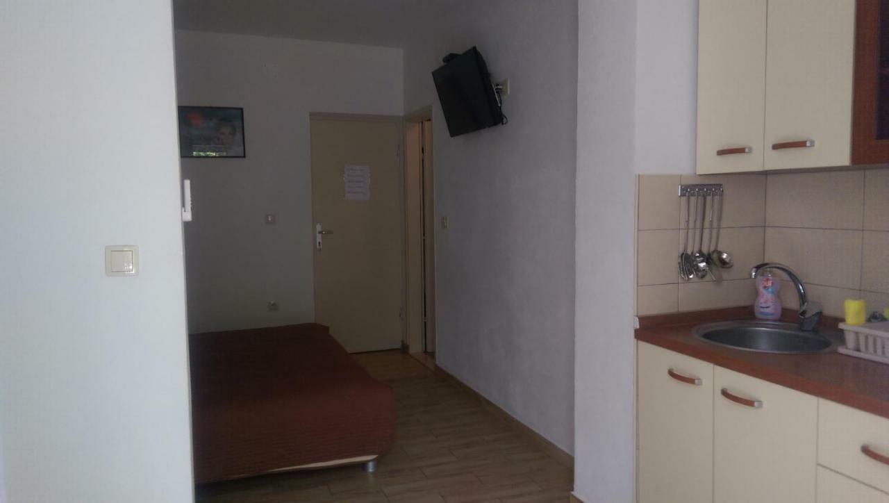 Apartmani Dina Makarska Zewnętrze zdjęcie