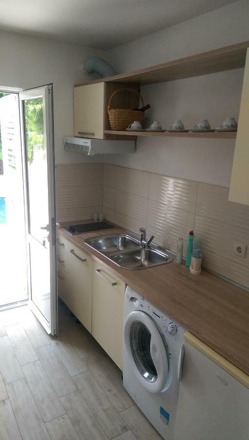 Apartmani Dina Makarska Zewnętrze zdjęcie
