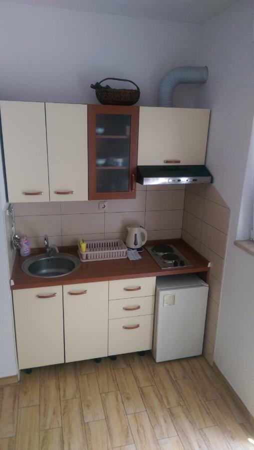 Apartmani Dina Makarska Zewnętrze zdjęcie