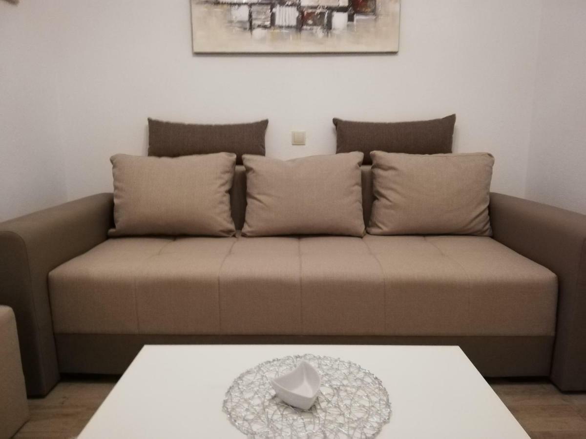 Apartmani Dina Makarska Zewnętrze zdjęcie