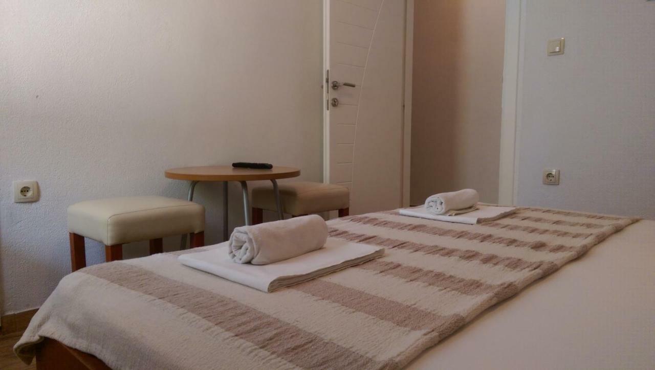 Apartmani Dina Makarska Zewnętrze zdjęcie