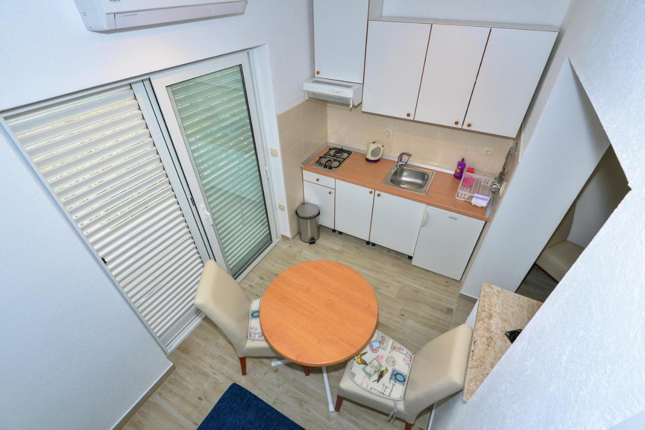 Apartmani Dina Makarska Zewnętrze zdjęcie